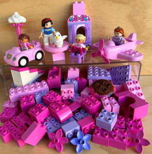 Lego DUPLO pink bundle - Snow White, Sofia and more