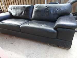 Leather Couch in Tullamarine 3043 but can deliver after viewing.
