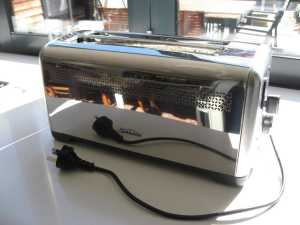 Sunbeam 4-slice toaster in need of repair