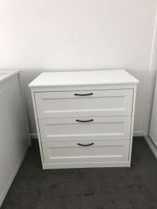 IKEA chest of drawers x1