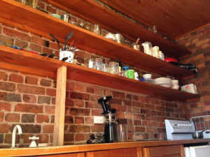 Cosy two rm Vic cottage central Carlton, Small pet allowed.
