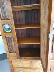 LINEN CUPBOARD WITH LARGE DRAWERS