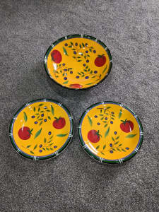 Stunning hand painted bowl plus 2 plates - USED