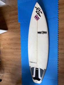 Surfboard JS 6’4 Future fin system