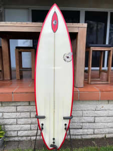 Surfboard 6ft Byrning Spears by Allan Byrne