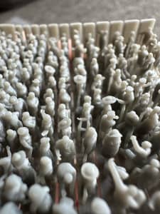 1:200 scale figures passengers and crew