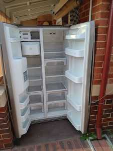 LG 2 door fridge freezer REDUCED