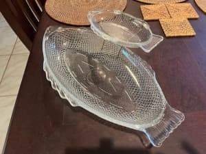 Set of 3 Vintage pressed glass fish shaped serving dishes. $15 ono
