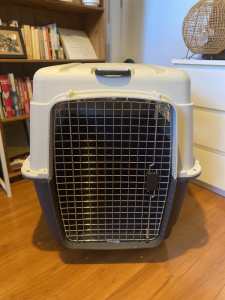 Large dog crate / pet carrier