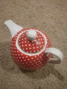 pokerdot Tea pot and saucer
