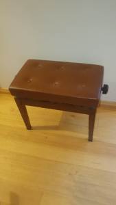 Piano stool adjustable