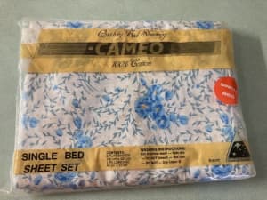Un-used Vintage cotton floral single bed sheet set - in packet.