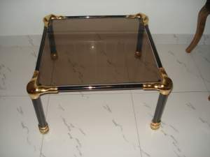 COFFEE TABLE WITH GLASS TOP