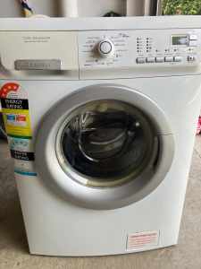 Electrolux 8 kg front loader clothes washing machine