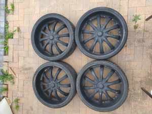Lexani Wheels 24x9 and tyres $600