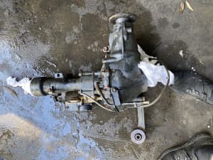 *****2015 Toyota Hilux Front diff assembly, 3.58 B04A Ratio complete