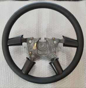 (GENUINE AS NEW) VY VZ Commodore Leather Steering Wheel (NEW SPOKES)
