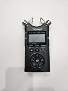 Tascam DR-40 professional portable audio recorder 