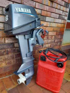 8HP Yamaha 2007 two stroke short shaft outboard motor and fuel tank