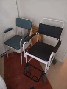 X 2 COMMODE CHAIRS $220 ONO FOR THE PAIR.