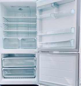 Large Westinghouse upside down fridge freezer 510L/ free delivery