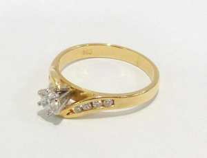 18ct Yellow Gold Ladies Ring - 178436