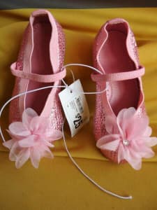 TARGET Size 7 GIRLS Sequin Ballet Slipper PINK Flower NEW NEW