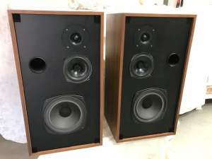 Rare vintage AMW Acoustic Labs A340 speakers
