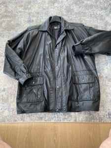 Quality men’s black leather jacket size L by Johenic EUC