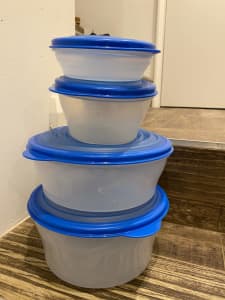 Very Rare Tupperware Stuffables set of 4 Containers