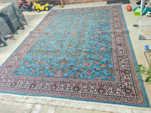 Beautiful hand knotted persian carpet 