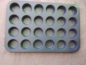 Mini 24 x muffin baking tray never been used