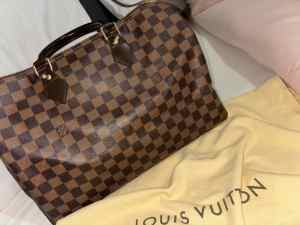 Authentic Louis Vuitton speedy bag