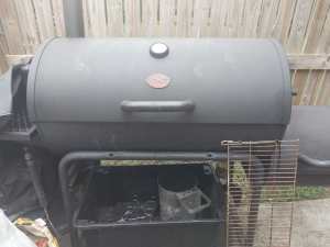 CHARGRILLER/SMOKER plus cover - Cash and pick up only. 