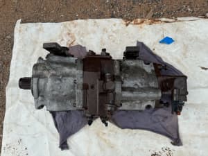 Wrecking burnt Clark, 643 bobcat hydraulic pump