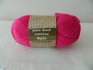 Skein Thorobred 100% Wool Double Crepe 8-Ply DK Yarn in Soft Pink