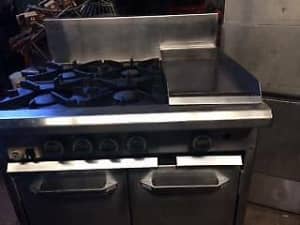 Cook Top 4 burner   with 300 grill plus oven