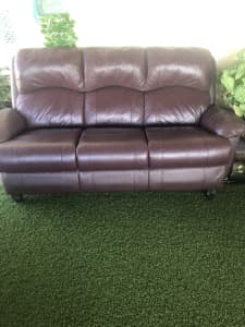 SOLD LEATHER LOUNGE SUITE (including two recliners)