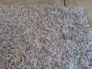 Shaggy rug in silver grey 

