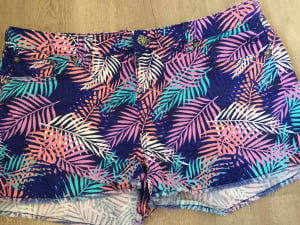 Piping Hot Palm Print Shorts - Size 14