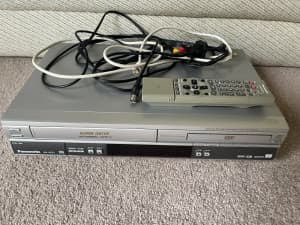 Panasonic NV-VP31 Combo VHS VCR & DVD-CD Player