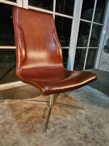 Stunning Vintage Arper Catifa Style Leather Swivel Armchair -Can Del