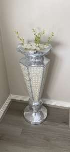 Beautiful vase to add colour to the house