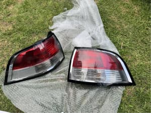 hsv/holden vf1 wagon taillights pair