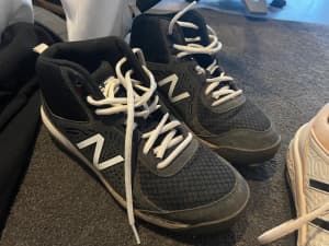 New Balance moulded junior cleats - fits ladies size 8