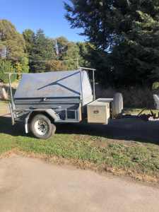 Tool or 4x4 camping trailer