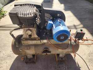 Ingersoll-Rand air compressor 3 phase