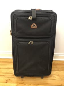 Courier Luggage / Suitcase 76(h) x 46(w) x 30(d) - Black