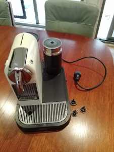 De longhi Nespresso coffee machine with milk frother (repaired drip co