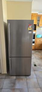 425L Stainless Steel Westinghouse Bottom Freezer Refrigerator